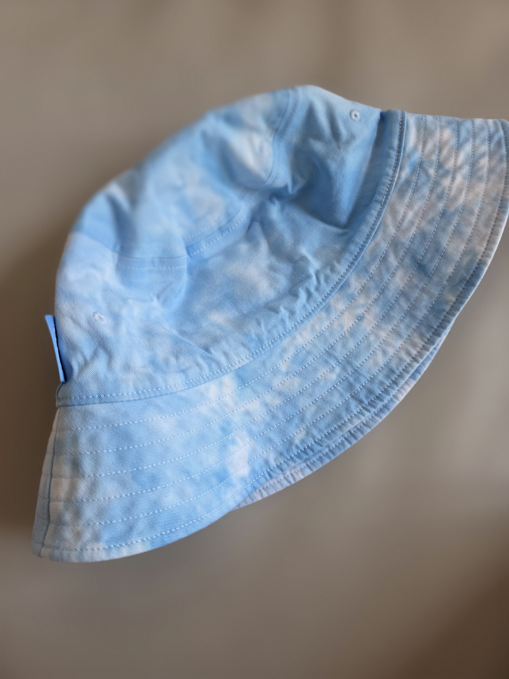 Lululemon Reversible Cotton Twill Light Blue Smoothie Tie-Dye Bucket Hat Size S